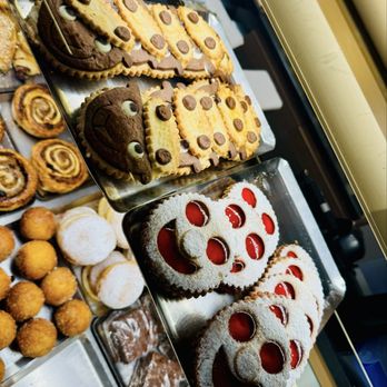 Fuchs - Yummy - Bakeries Near Me - Zermatt, VS Fuchs - Yummy - Bakeries Near Me - Zermatt, VS
