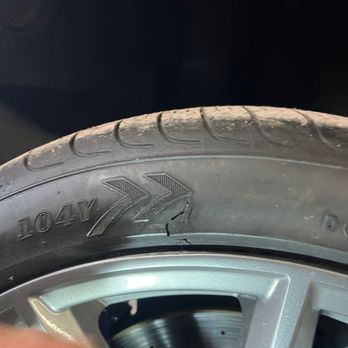 Da Vinci Auto - tire is cut - Used Car Dealers Near Me - Jacksonville, Florida Da Vinci Auto - tire is cut - Used Car Dealers Near Me - Jacksonville, Florida