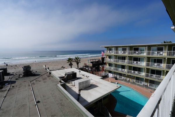 Surfer Beach Hotel - Pool is Shaded in October. - San Diego, CA