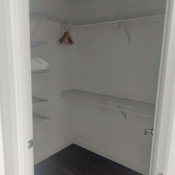 Placemakr Marymount Ballston - Closet 1 - Hotels Near Me - Arlington, Virginia