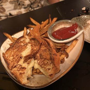 Whiskey Yard - Kids cheese sandwich with fries - Piano Bars Near Me - Liberty Township, Ohio Whiskey Yard - Kids cheese sandwich with fries - Piano Bars Near Me - Liberty Township, Ohio