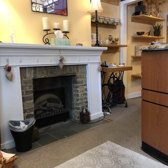 Alexandria Massage Therapy - Siting area - Reiki Near Me - Alexandria, Virginia Alexandria Massage Therapy - Siting area - Reiki Near Me - Alexandria, Virginia