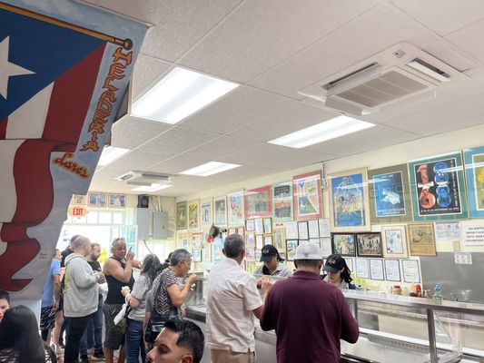 Heladería Lares by null