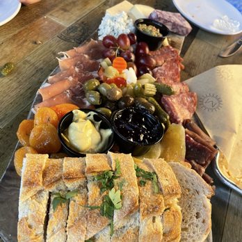 Miramonte Winery - Wineries Near Me - Temecula, California