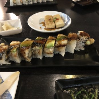 Super Sushi - Softshell crab roll with eel and avocado - Sushi Bars Near Me - Las Vegas, Nevada Super Sushi - Softshell crab roll with eel and avocado - Sushi Bars Near Me - Las Vegas, Nevada
