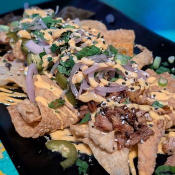 Dump City Dumplings - Wonton nachos with chicken - Food Stands Near Me - Bend, Oregon