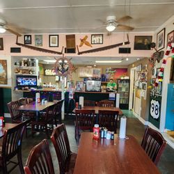 R'Reileigh's Daybreak Cafe - Inside 1