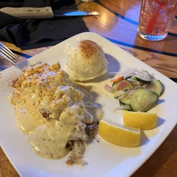 Cedars at Pier One - Salmon bearnaise, garlic mashed potatoes - Seafood Near Me - Kennewick, Washington Cedars at Pier One - Salmon bearnaise, garlic mashed potatoes - Seafood Near Me - Kennewick, Washington