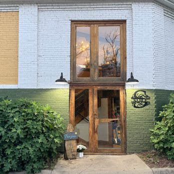 Sable Kitchen + Bar - Sable - 920 Delaware Street - East Lawrence Arts District. (Horizontal original) - Salad Near Me - Lawrence, Kansas Sable Kitchen + Bar - Sable - 920 Delaware Street - East Lawrence Arts District. (Horizontal original) - Salad Near Me - Lawrence, Kansas