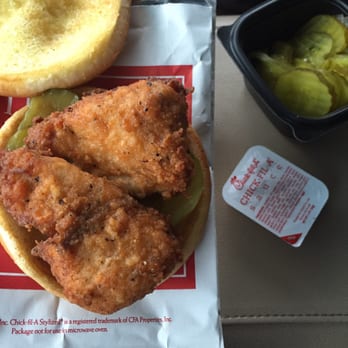Chick-fil-A - Spicy chicken sandwich - Fast Food Near Me - Tacoma, Washington