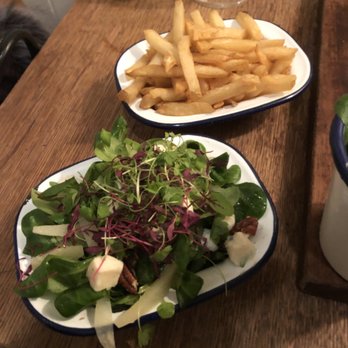Flat Iron - Sophie Salad and Chips - Steakhouses Near Me - London, XGL