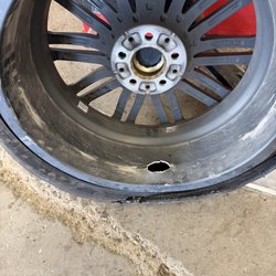 Les Schwab Plains Tire Center - My wheel was destroyed on the highway between Casper and Douglass Wyoming