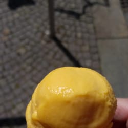 EisOase - Eine Kugel Mango.