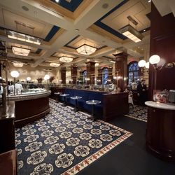 Bouchon - The interior