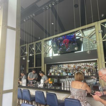 Spyglass Rooftop Bar - Cocktail Bars Near Me - New York, New York