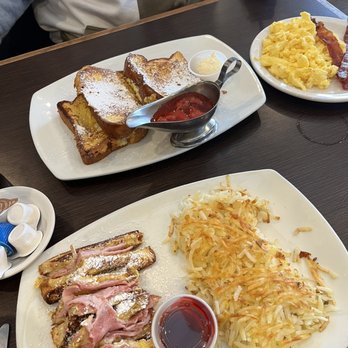 Broken Yolk Cafe - Breakfast food - amazing - Breakfast & Brunch Near Me - Orange, California Broken Yolk Cafe - Breakfast food - amazing - Breakfast & Brunch Near Me - Orange, California