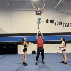 Oregon Dream Teams - Stunting with Mark from the Portland Blazers stunt team!