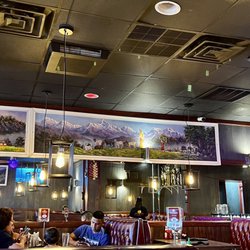 Everest Indian Himalayan Restaurant and Grill - Inside