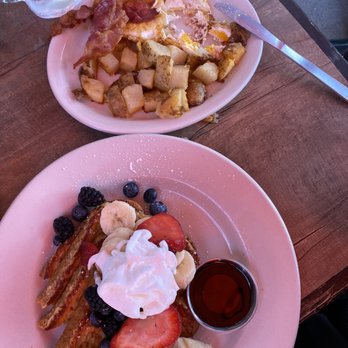 Cafe De Olla - Berry French Toast - American Near Me - Burbank, California