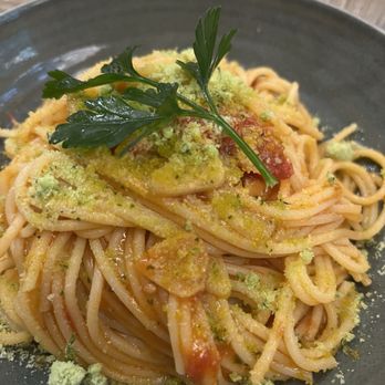 Norma - SPAGHETTATA AGLIO OLIO E PEPERONCINO A MODO NOSTRO - Italian Near Me - Paris, 01 Norma - SPAGHETTATA AGLIO OLIO E PEPERONCINO A MODO NOSTRO - Italian Near Me - Paris, 01