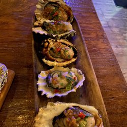 Chat Bar - Grilled oysters