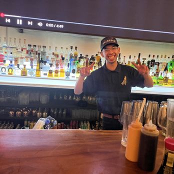 Restaurante Olympo - This is Israel your friendly bartender - Restaurants Near Me - El Sauzal, BCN