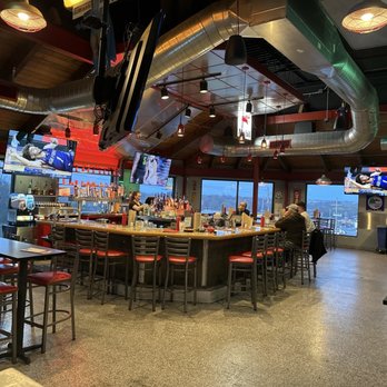 SMITTY’S GARAGE BURGERS & BEER - Updated December 2025 - 306 Photos ...