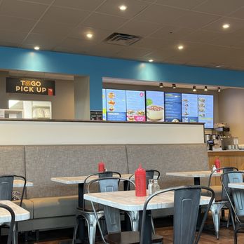 Showmars - Seating area - Burgers Near Me - Winston-Salem, North Carolina Showmars - Seating area - Burgers Near Me - Winston-Salem, North Carolina