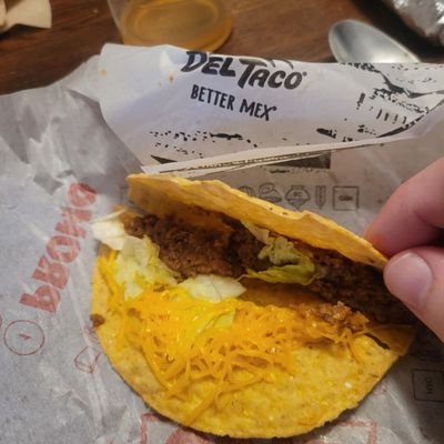 Del Taco by null