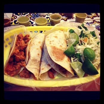 Tacos Leal - Delicious Tacos, always freshly made corn or flour tortillas Tacos deliciosos, con tortillas recién hechas de harina o de maíz. - Tacos Near Me - Monterrey, NLE