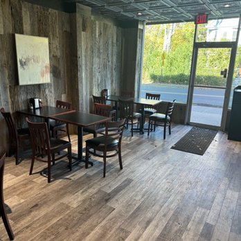 The Valley Street Eatery - Inside seating - New American Near Me - Maplewood, New Jersey The Valley Street Eatery - Inside seating - New American Near Me - Maplewood, New Jersey