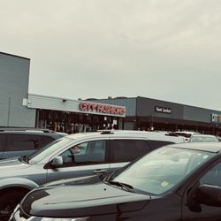 Illinois Institute Of Technology - Footlocker nearby