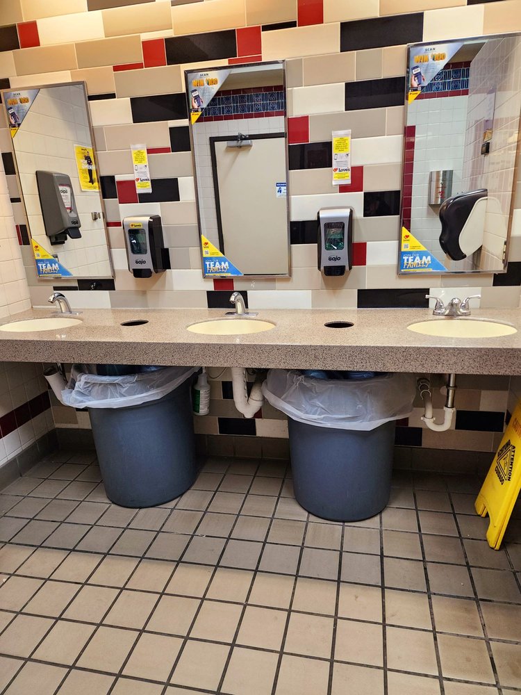 LOVE’S TRAVEL STOP Updated September 2024 41 Photos & 19 Reviews 1015 Mount Olive Rd, Toms