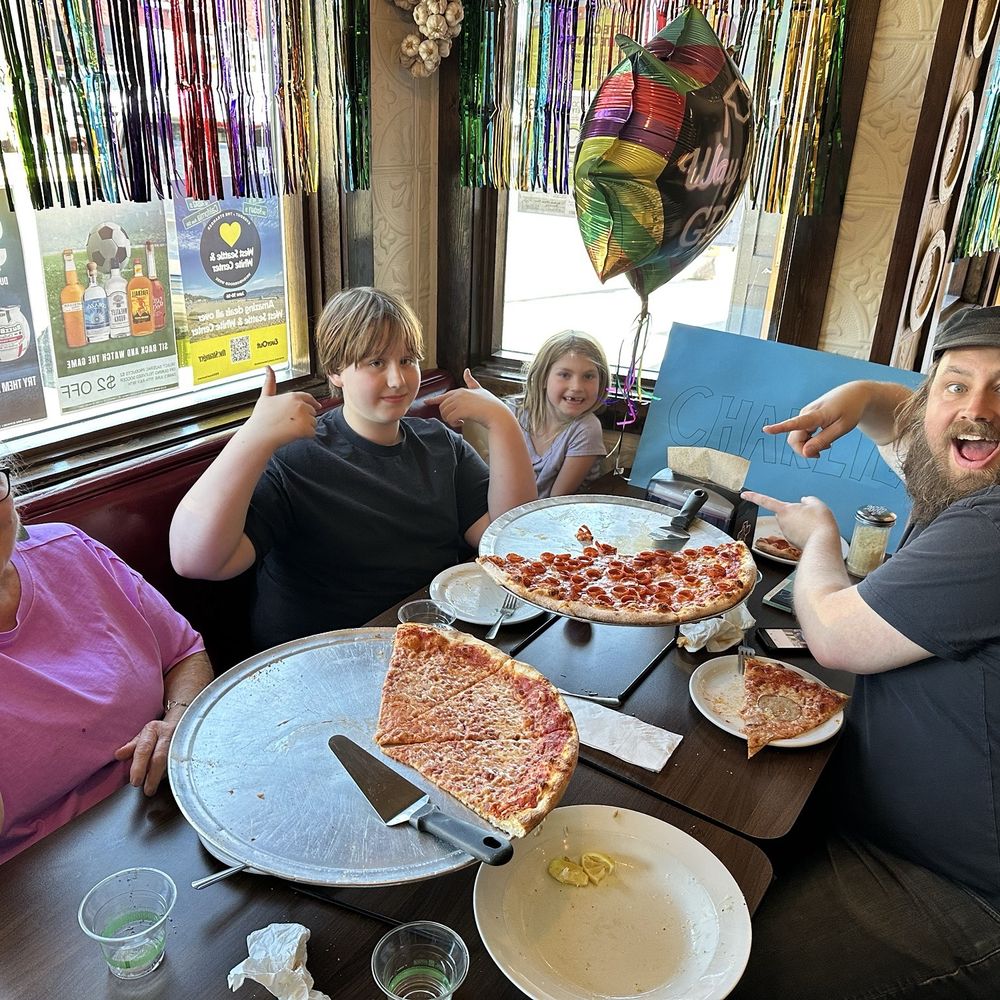 Fantastic pizza with fantastic people Fantastic pizza with fantastic people
