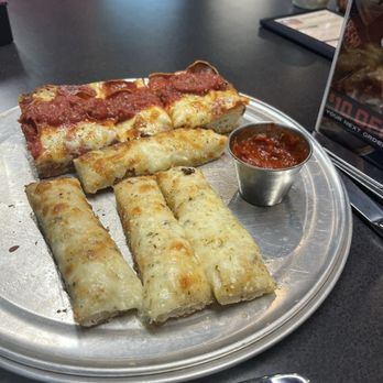 Via 313 - Order HH Cheese bread and they brought an extra pepperoni pizza. Very nice gesture for our first trip. - Pizza Near Me - Webster, Texas