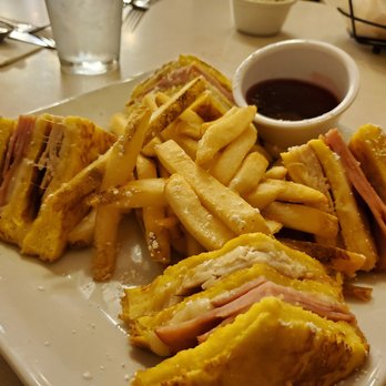 Elmer's Restaurant - Diners Near Me - Salem, Oregon Elmer's Restaurant - Diners Near Me - Salem, Oregon