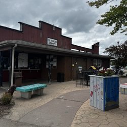 Hawk's Nest - Ice cream shoppe