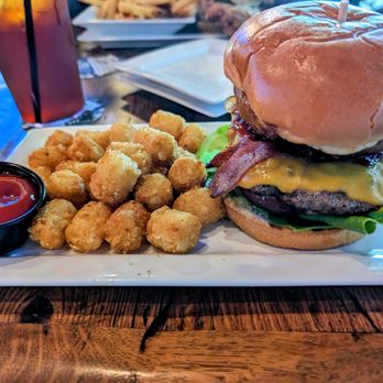 Burg and Barrel - Smokehouse burger - Certified Angus Beef patty, Applewood smoked bacon, cheddar, Bibb lettuce, tomato, red onion and pickles - Burgers Near Me - Overland Park, Kansas Burg and Barrel - Smokehouse burger - Certified Angus Beef patty, Applewood smoked bacon, cheddar, Bibb lettuce, tomato, red onion and pickles - Burgers Near Me - Overland Park, Kansas