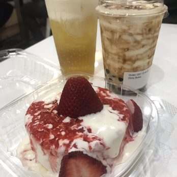 Feng Cha Teahouse - Strawberry Princess Milk Foam Cake, jasmine green tea with durian milk foam (left) and dirty boba (right) - Desserts Near Me - Newark, California