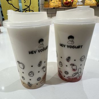 Hey Yogurt - Lychee Yogurt (left) and Strawberry Banana Yogurt (right) - Ice Cream & Frozen Yogurt Near Me - New York, New York
