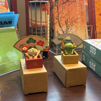 Norton Simon Museum - Cute trinkets at the gift store - Art Museums Near Me - Pasadena, California