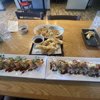 Shiroi Sushi - Sushi Bars Near Me - Glenview, Illinois Shiroi Sushi - Sushi Bars Near Me - Glenview, Illinois