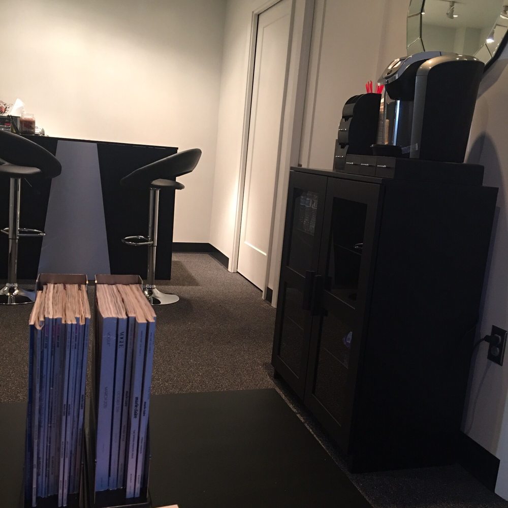 Sunny Lash Studio - Waiting Area - Eyelash Service Near Me - Houston, Texas Sunny Lash Studio - Waiting Area - Eyelash Service Near Me - Houston, Texas