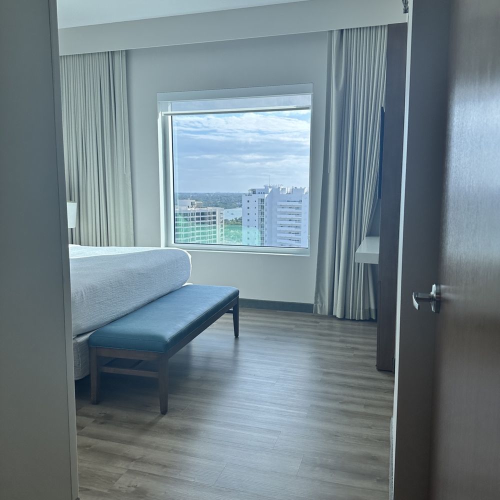 Embassy Suites by Hilton Sarasota - Hotels Near Me - Sarasota, Florida