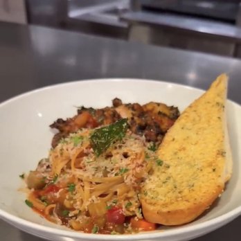 Alumni Dining Commons - Buffets Near Me - Riverside, California