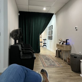 Salon Renew - In the Shampoo bowl chair / Rinsing area - Hair Salons Near Me - Kemah, Texas Salon Renew - In the Shampoo bowl chair / Rinsing area - Hair Salons Near Me - Kemah, Texas