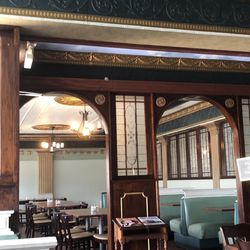 Sawa Restaurant & Grill - Interior