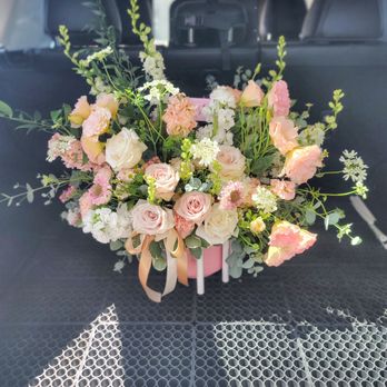 Kolibri Flower Lab - Grand Ceramic Arrangement - Florists Near Me - Chula Vista, California