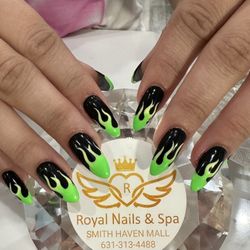 Royal Nails & Spa