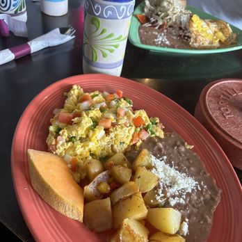 Kikey's Cafe - Pretty plate but no flavor - Breakfast & Brunch Near Me - Burien, Washington
